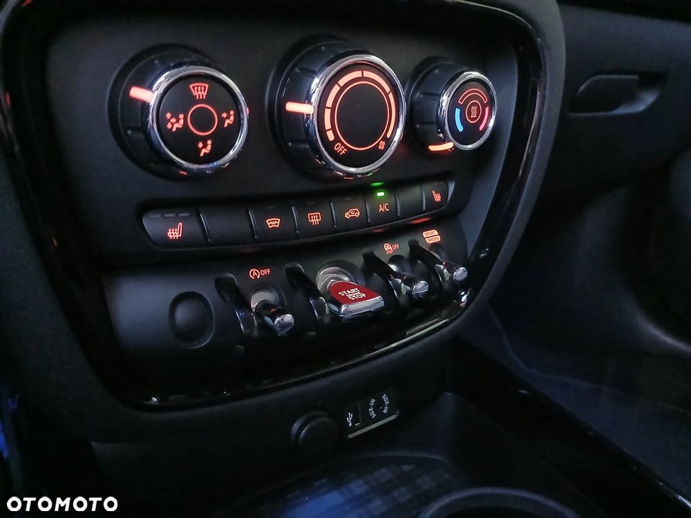 MINI Clubman - 16