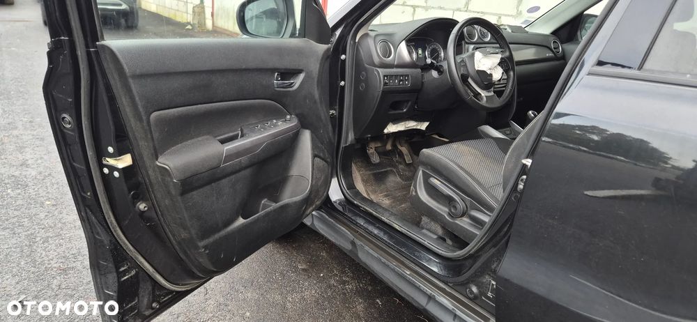 Suzuki Vitara 1.0 Boosterjet Premium 4WD - 25