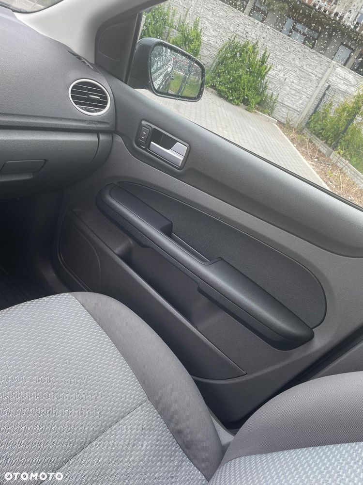 Ford Focus 1.8 TDCi Ambiente - 19