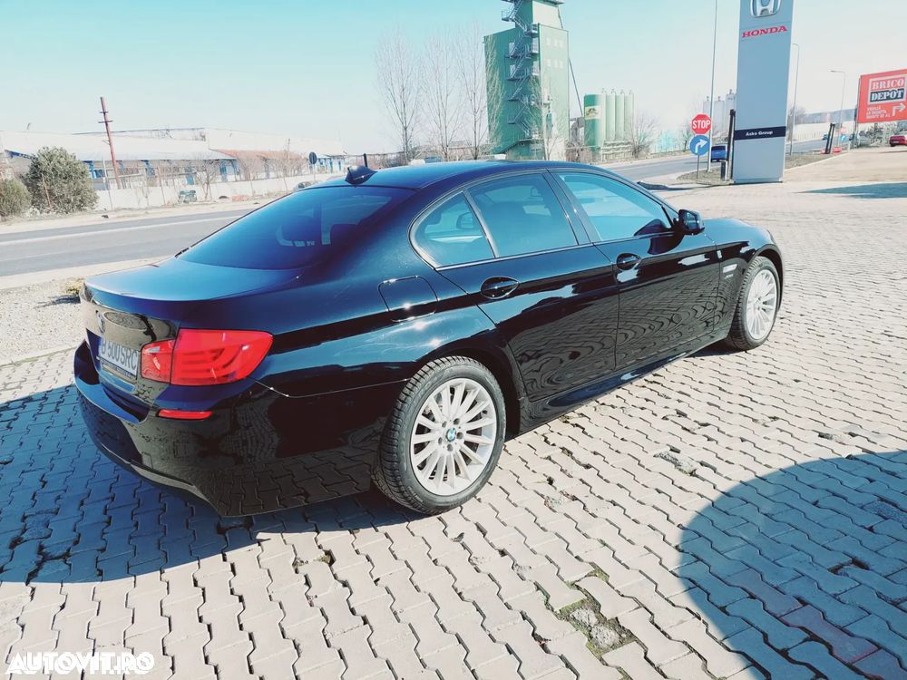 BMW Seria 5 530d xDrive AT - 23