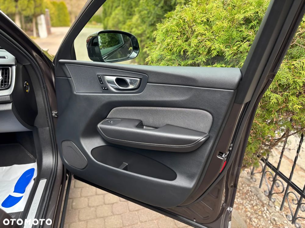 Volvo XC 60 B4 D AWD Geartronic RDesign - 14