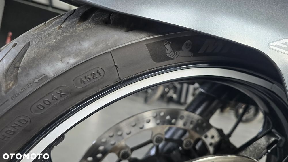 Suzuki V-STROM - 8