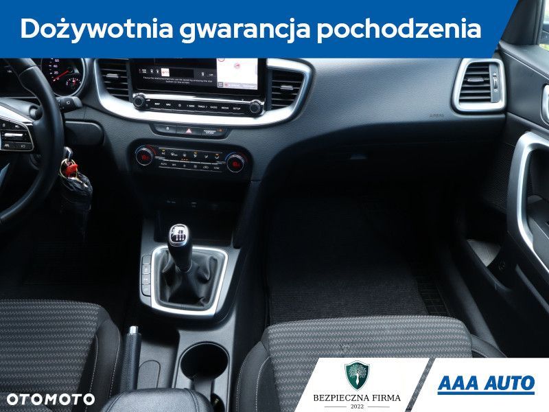 Kia Ceed - 10