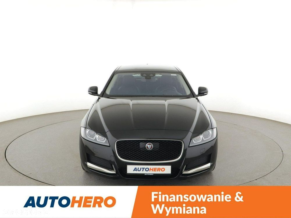 Jaguar XF 2.0 i4D Prestige - 12