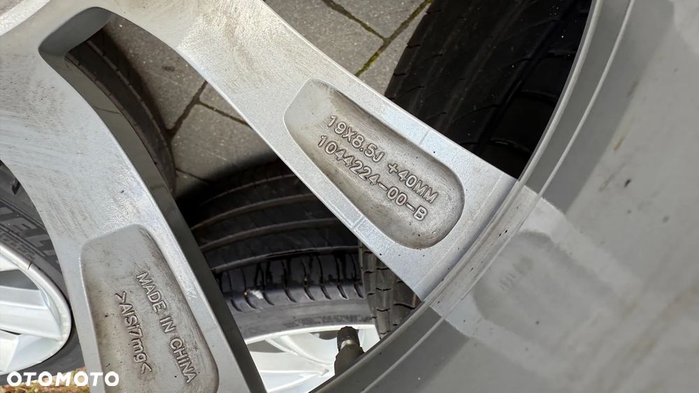 Koła r19 235/40 Tesla 5x114.3 ET40 8.5J alufelgi Model 3 - 14