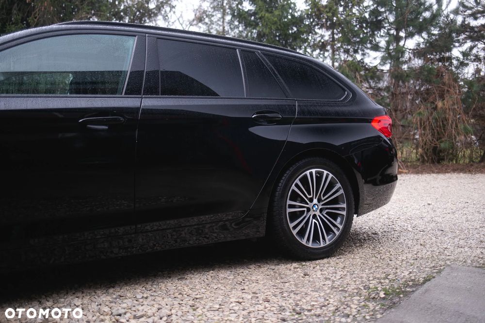 BMW Seria 5 520d Sport Line - 10