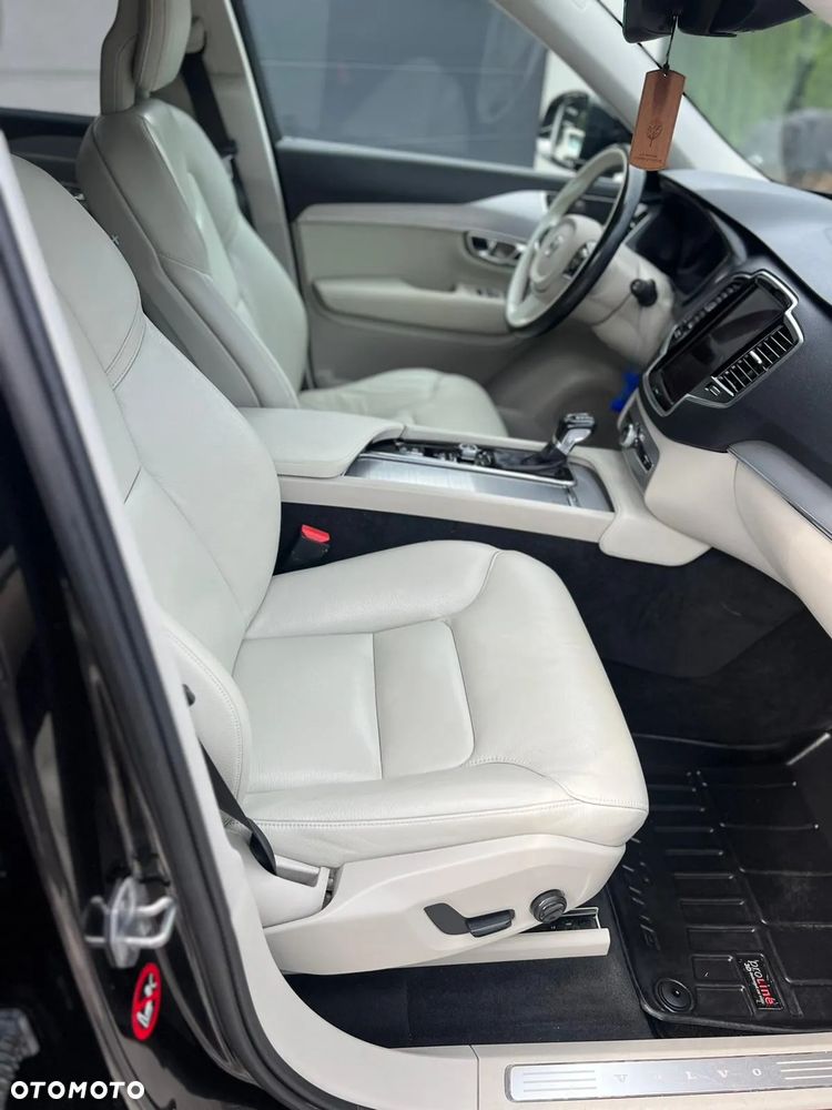 Volvo XC 90 D5 AWD Momentum 7os - 6