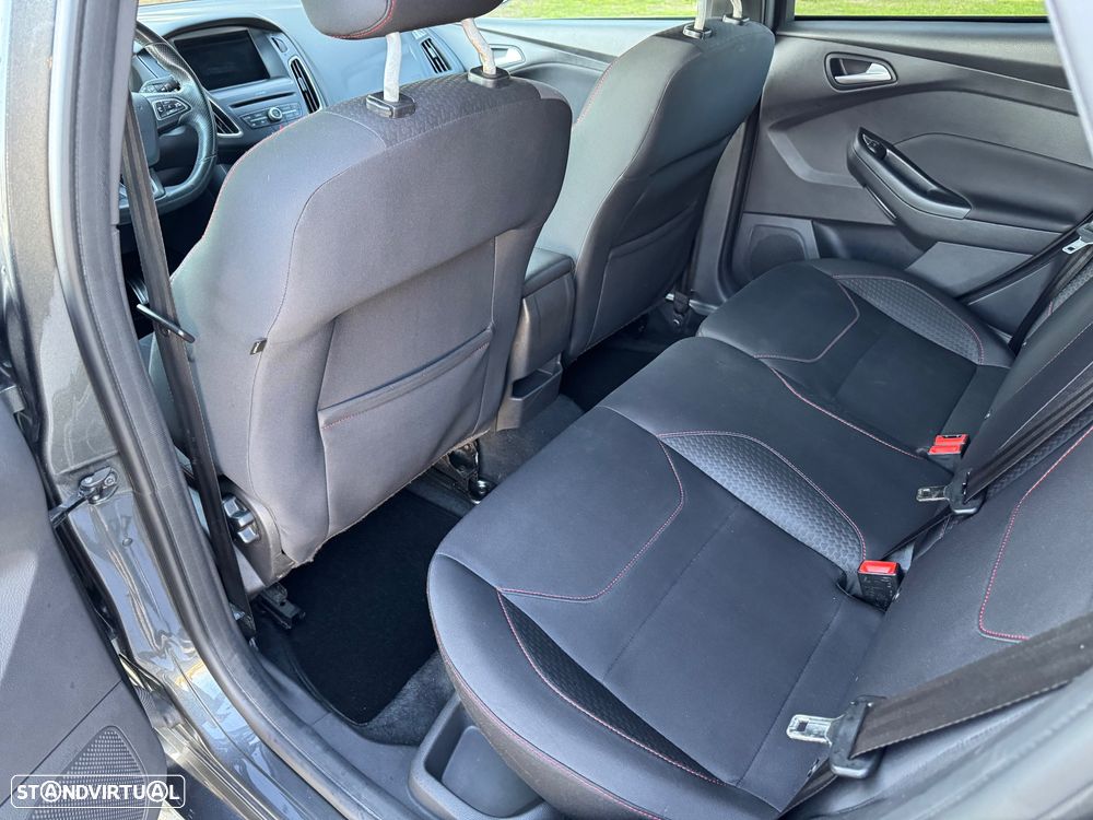Ford Focus SW 1.5 TDCi EcoBlue ST-Line - 8