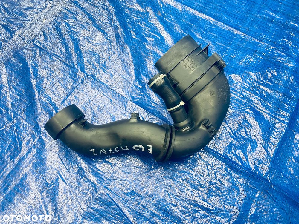 PRZEPŁYWOMIERZ WLOT DOLOT PRZEWÓD RURA POWIETRZA TURBINY  BMW E60 E61 E65 E66 E70 E83 E90 3.0D M57 M57N2 306D3 ; 7794172 13717794172 7788744  0928400504 ORYGINAŁ - 2