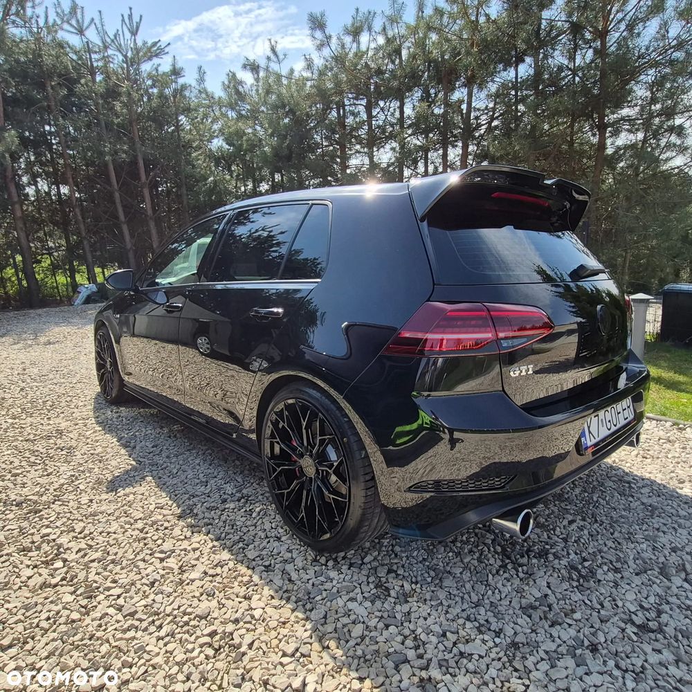 Volkswagen Golf GTI (BlueMotion Technology) DSG Performance - 8