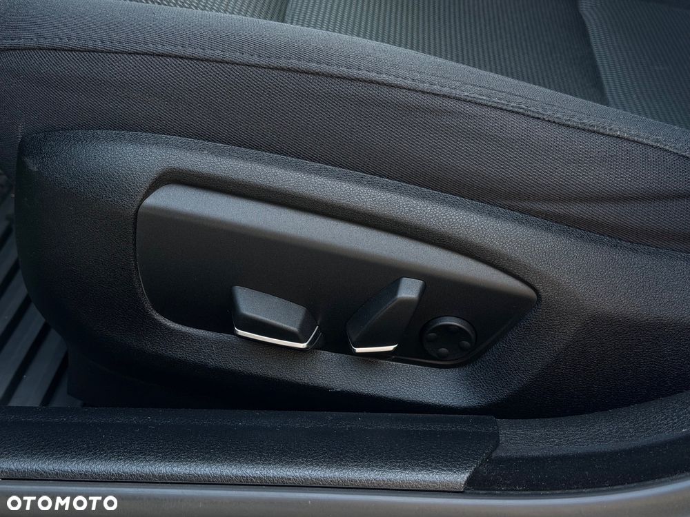 BMW Seria 5 - 32
