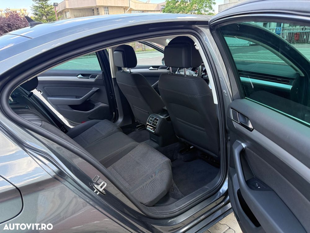 Volkswagen Passat - 8