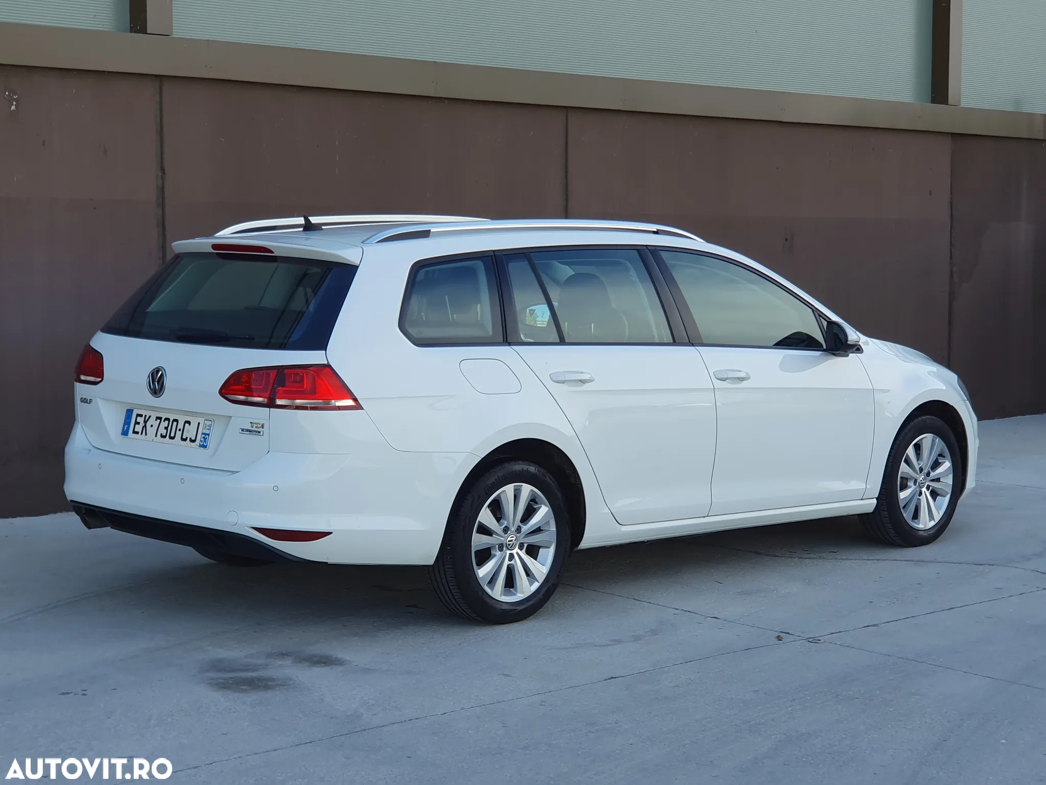 Volkswagen Golf 1.6 TDI BlueMotion Comfortline - 9