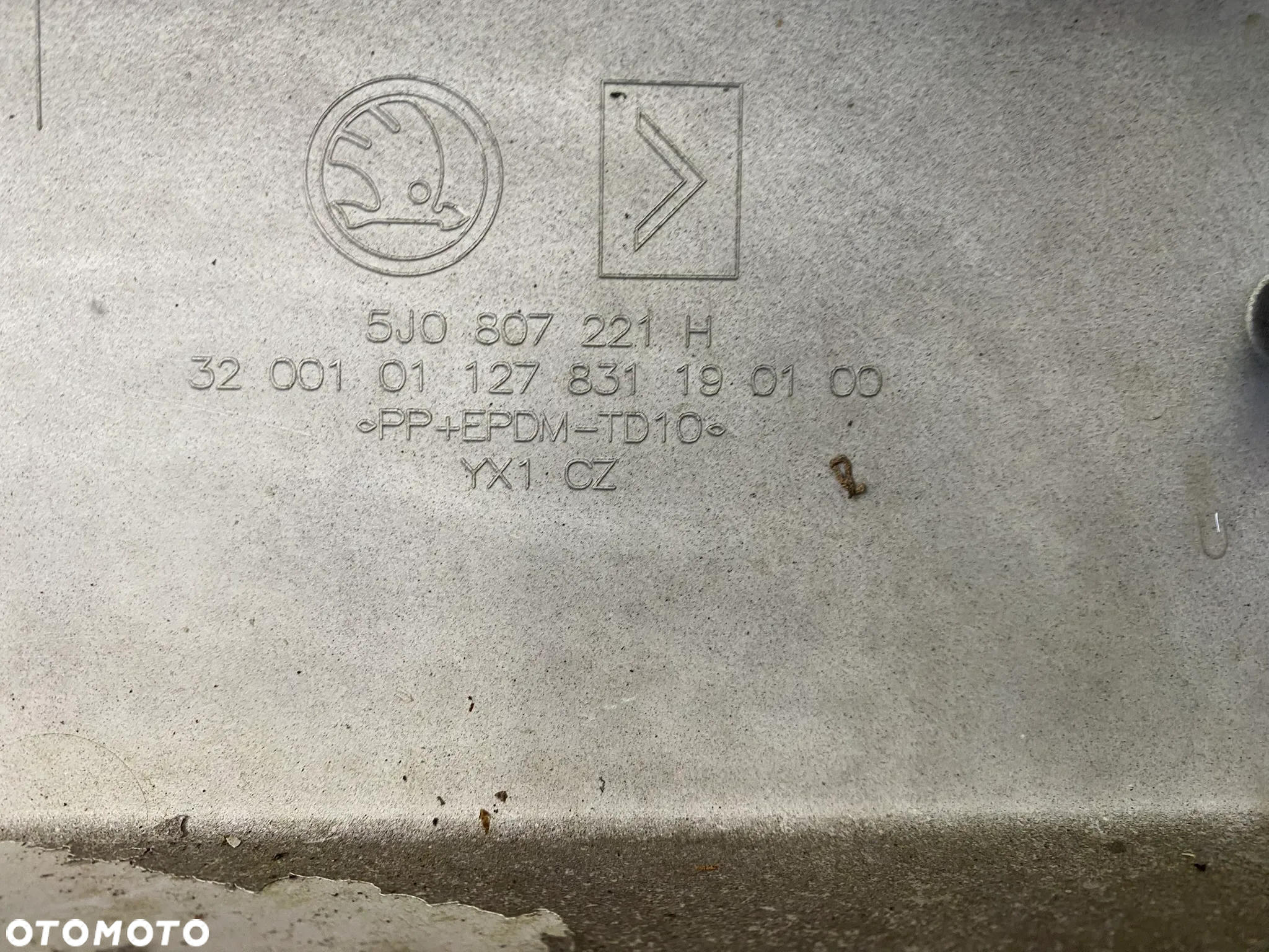 ZDERZAK PRZEDNI PRZÓD - SKODA FABIA II 5J0 LIFT RS 10-14 - 21