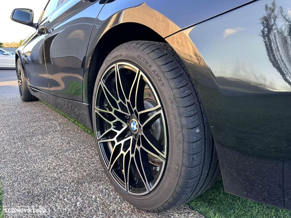 BMW 318 d Aut. Sport Line - 23