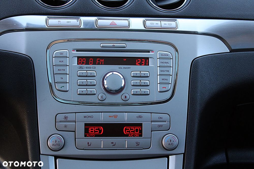 Ford S-Max - 16