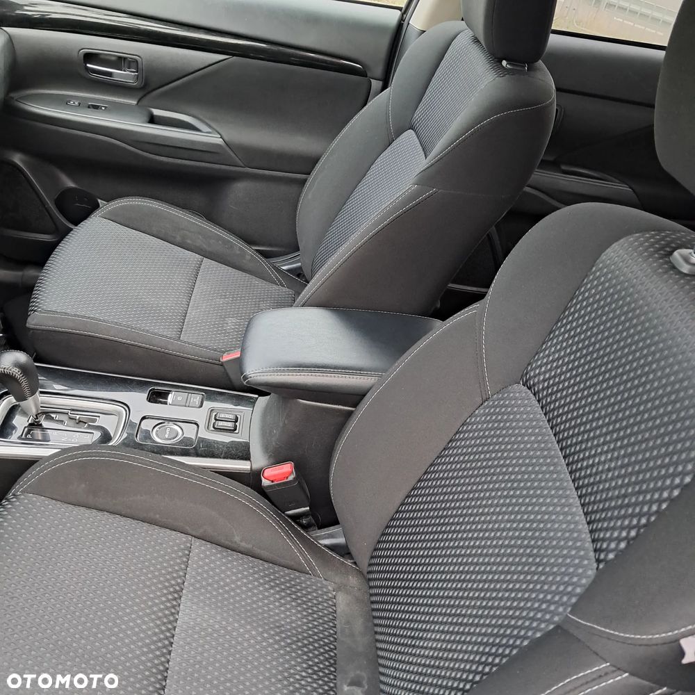 Mitsubishi Outlander - 7