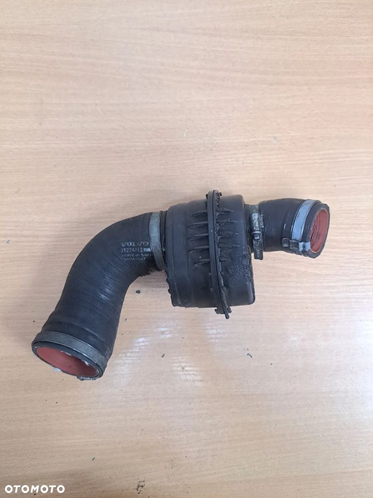 Volvo XC60 Wąż / Rura intercoolera 31274411 / 31274412