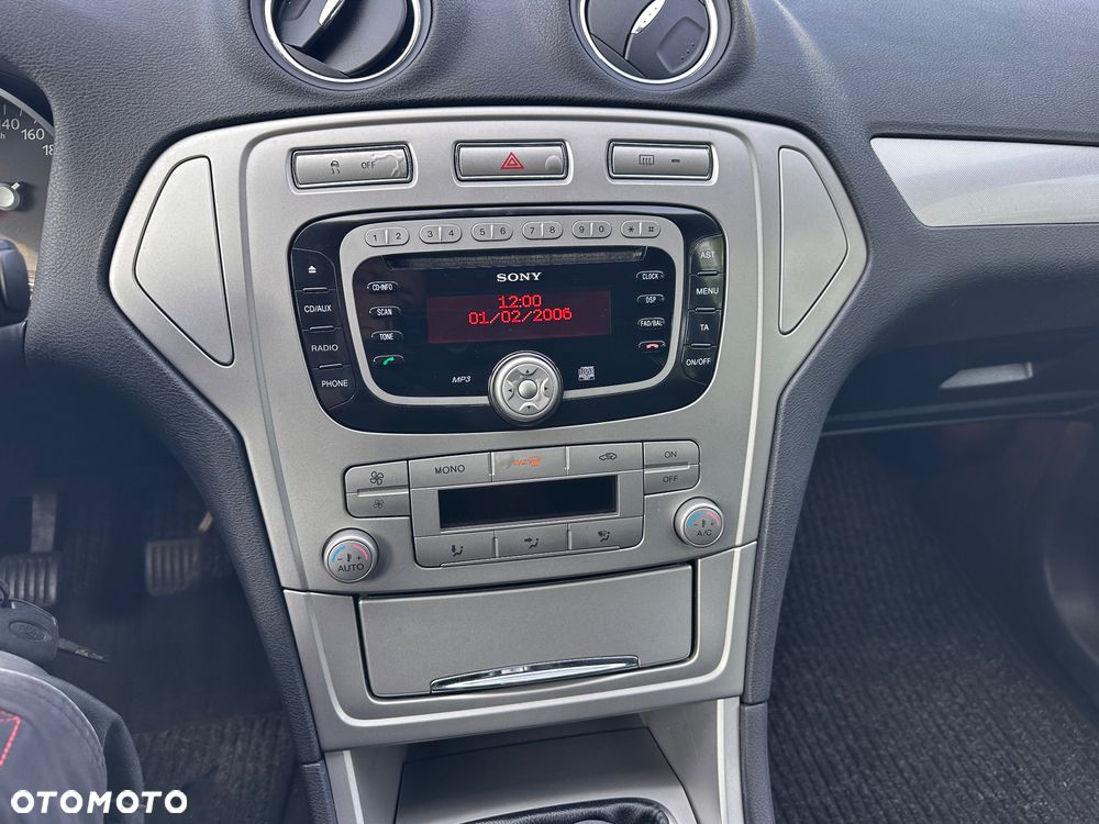 Ford Mondeo 1.6 Ambiente - 9