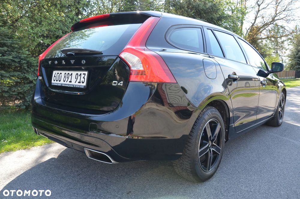 Volvo V60 D4 Geartronic Momentum - 8