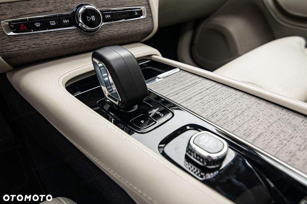 Volvo XC 90 - 28
