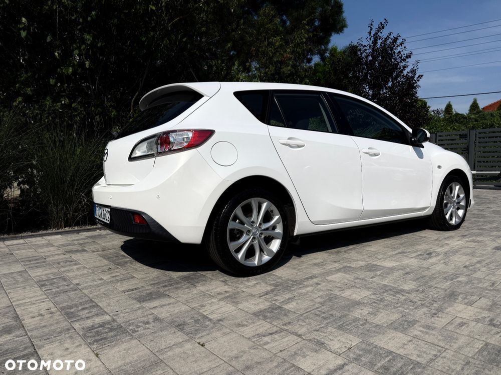 Mazda 3 1.6 Exclusive + - 15