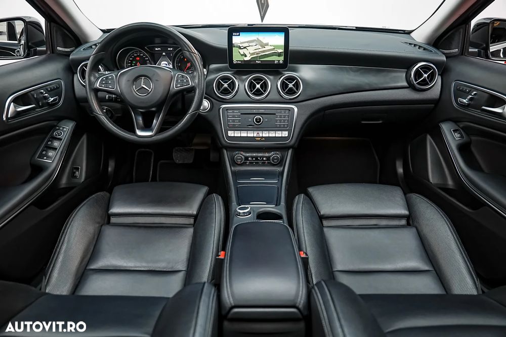 Mercedes-Benz GLA 220 d 4MATIC 7G-DCT - 16