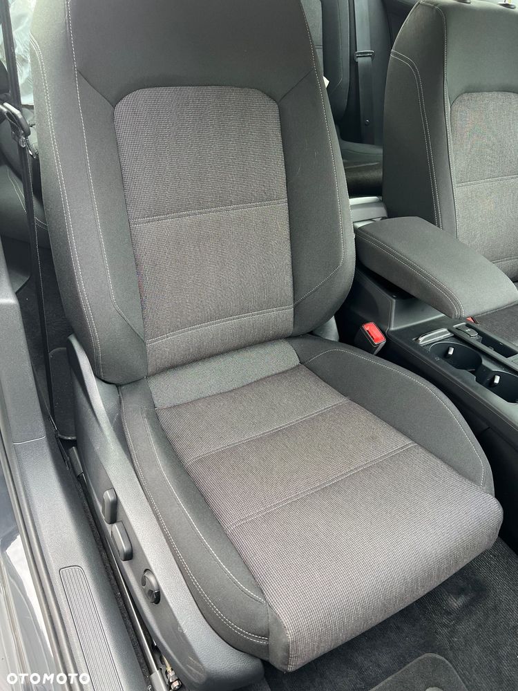 Volkswagen Passat - 37