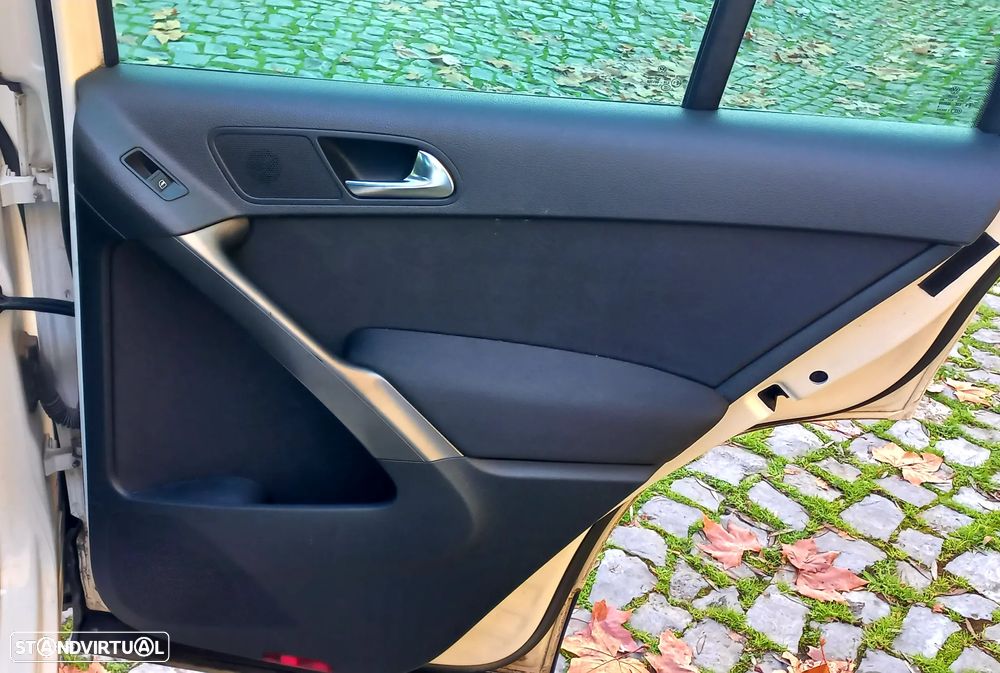 VW Tiguan 1.4 TSI Sport 4Motion - 17