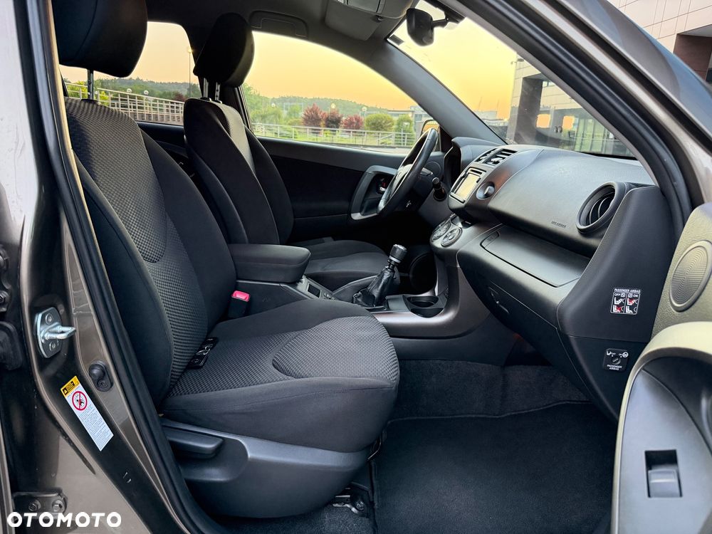 Toyota RAV4 - 29