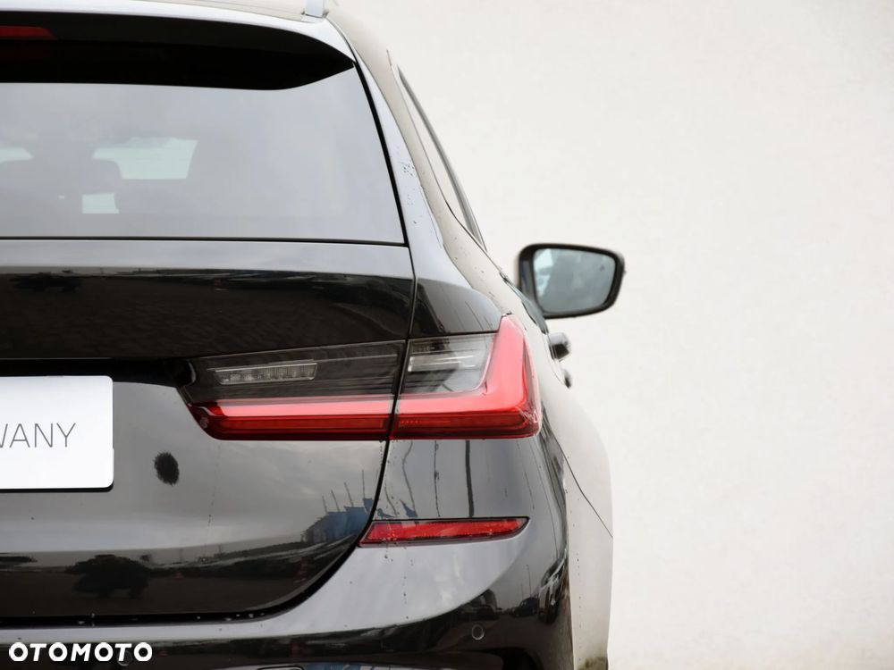 BMW Seria 3 320d xDrive Edition M Sport Shadow - 7