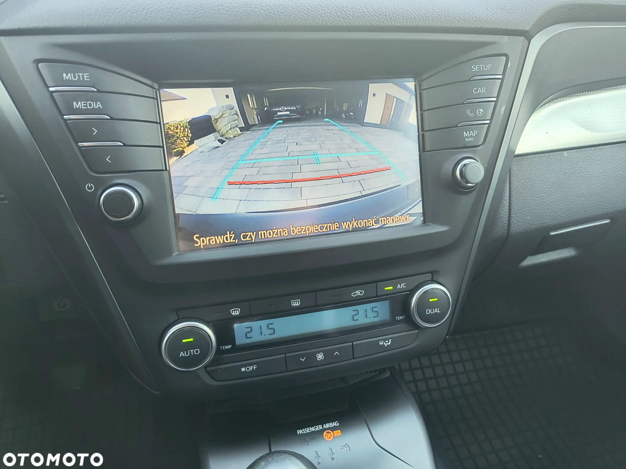 Toyota Avensis 2.0 D-4D Premium - 20
