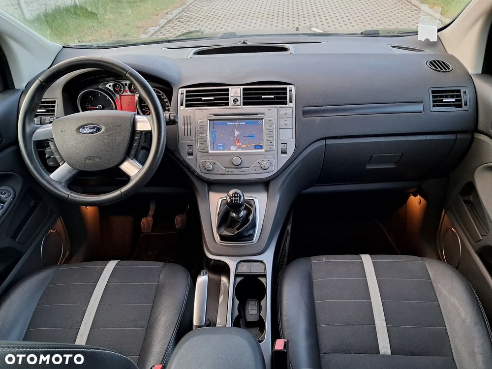 Ford Kuga 2.0 TDCi 2x4 Titanium - 13