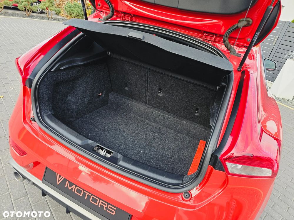 Volvo V40 D2 Drive-E R-Design Momentum - 20