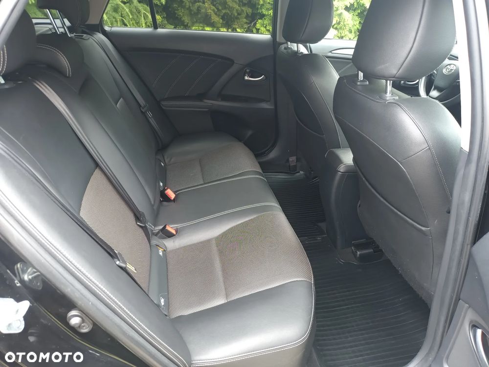 Toyota Avensis 2.0 D-4D Prestige - 17