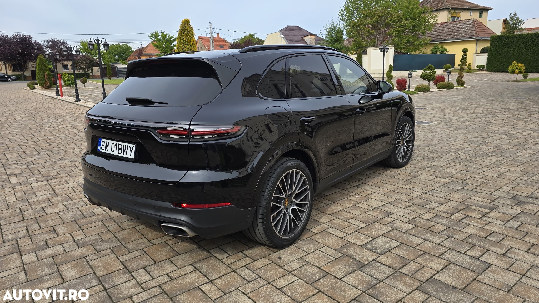 Porsche Cayenne - 2