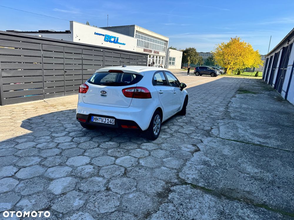 Kia Rio - 6