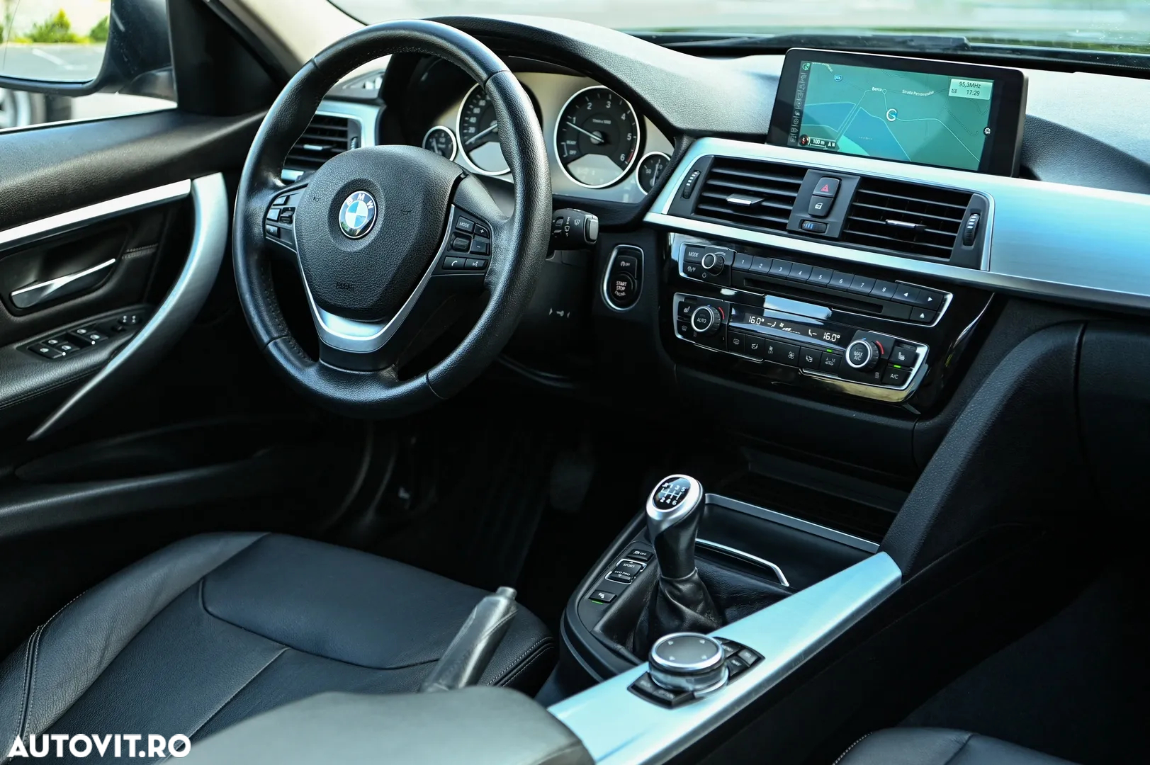 BMW Seria 3 318d Touring Luxury Line - 35