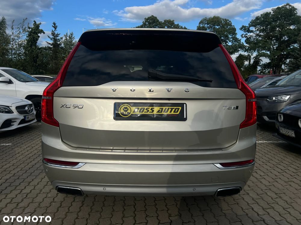 Volvo XC 90 - 8