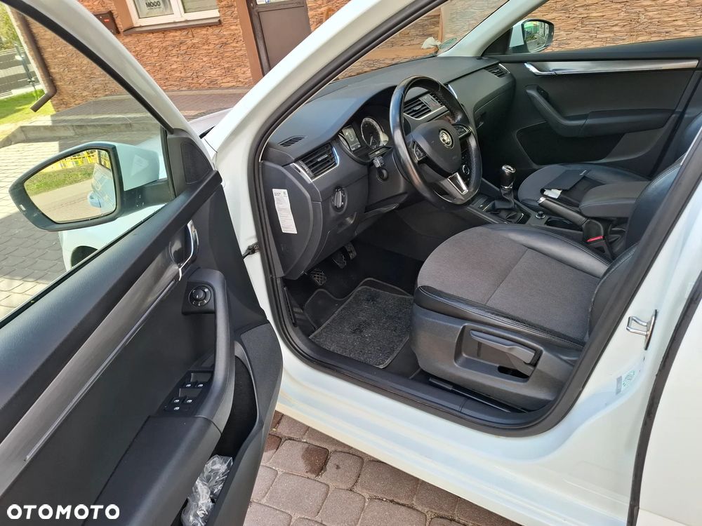 Skoda Octavia 1.6 TDI Premium Edition - 17