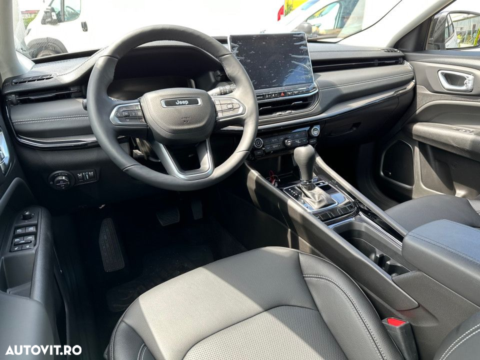 Jeep Compass - 12