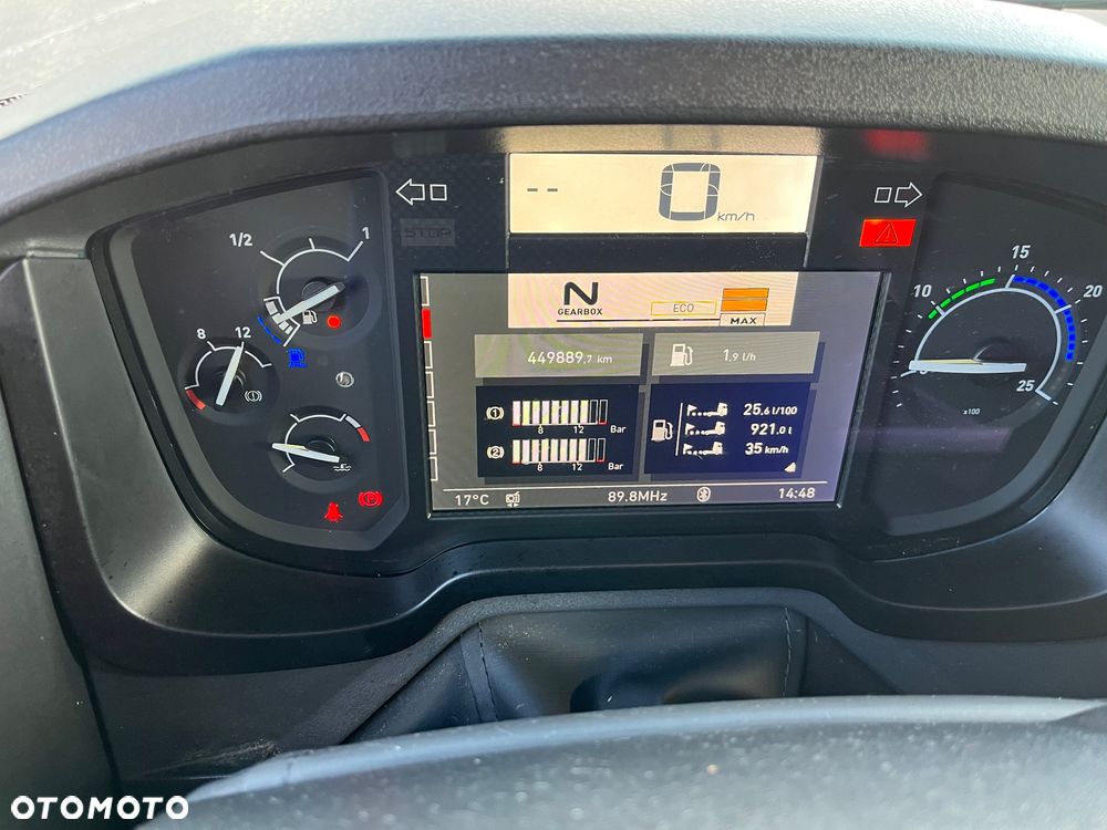 Renault T480 Sleeper Cab - 11