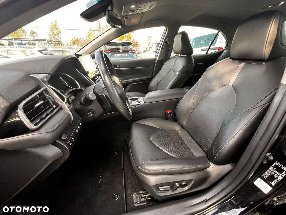 Toyota Camry 2.5 Hybrid Executive CVT - 29