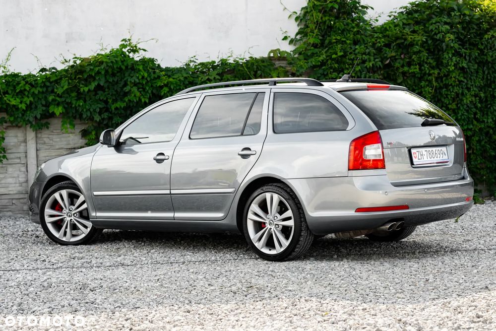 Skoda Octavia 2.0 TSI DSG RS - 11