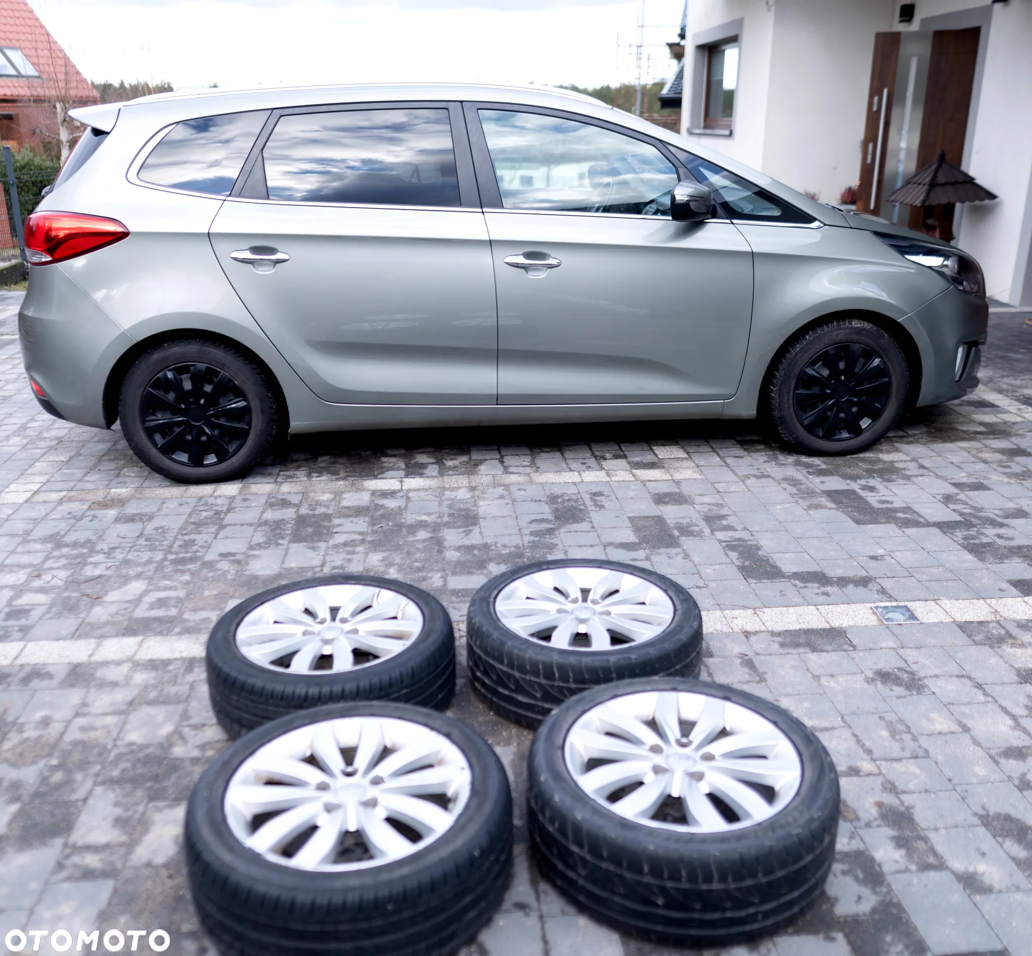 Kia Carens 1.7 CRDi XL 7os - 13