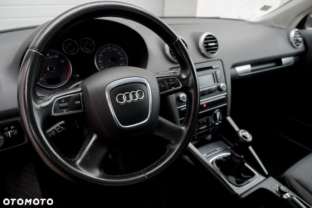 Audi A3 Sportback 1.6 Attraction - 25