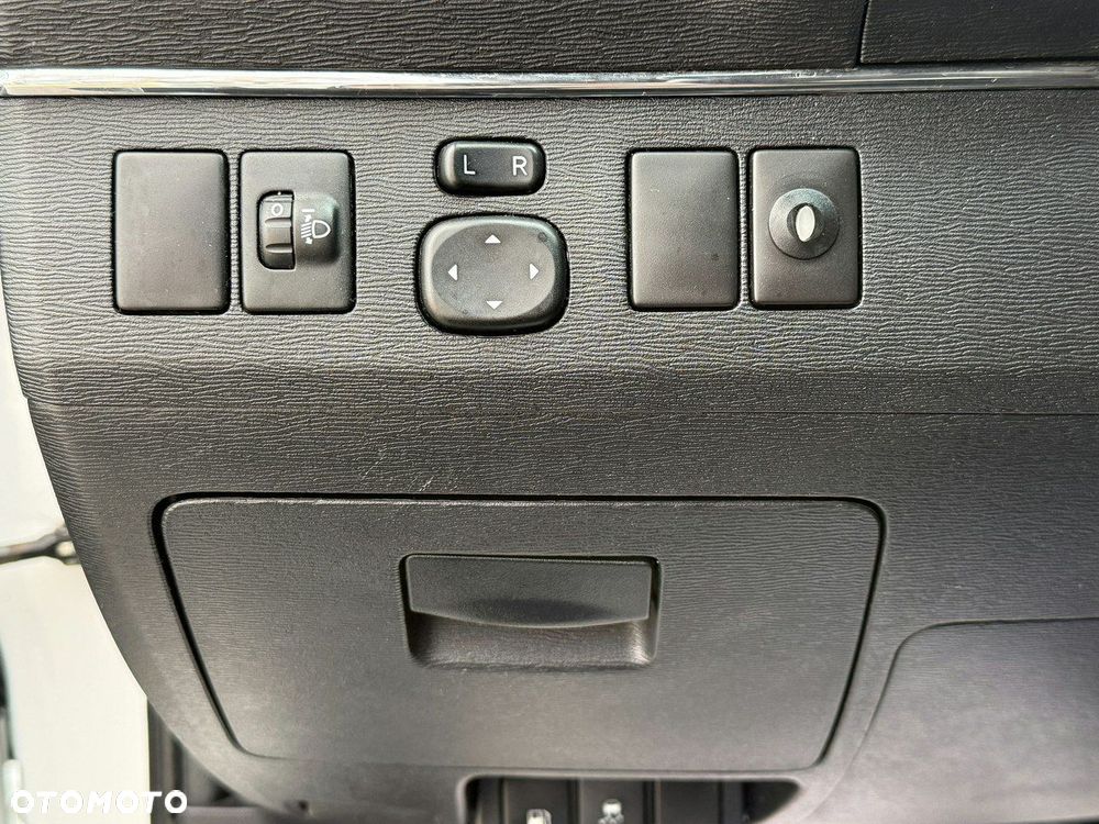 Toyota Avensis 2.0 D-4D Active - 13