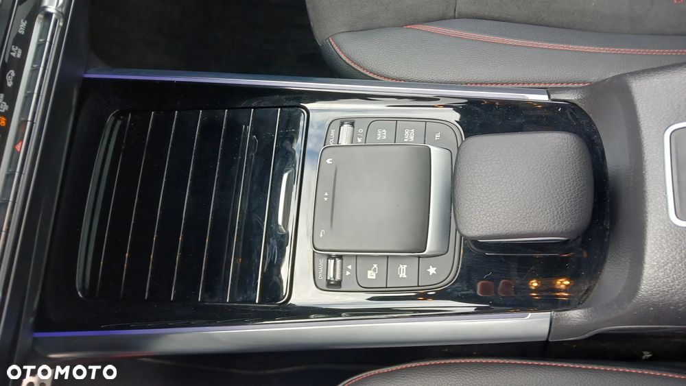 Mercedes-Benz GLA - 29
