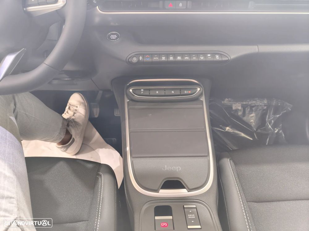 Jeep Avenger 1.2 e-Hybrid Altitude DCT - 11