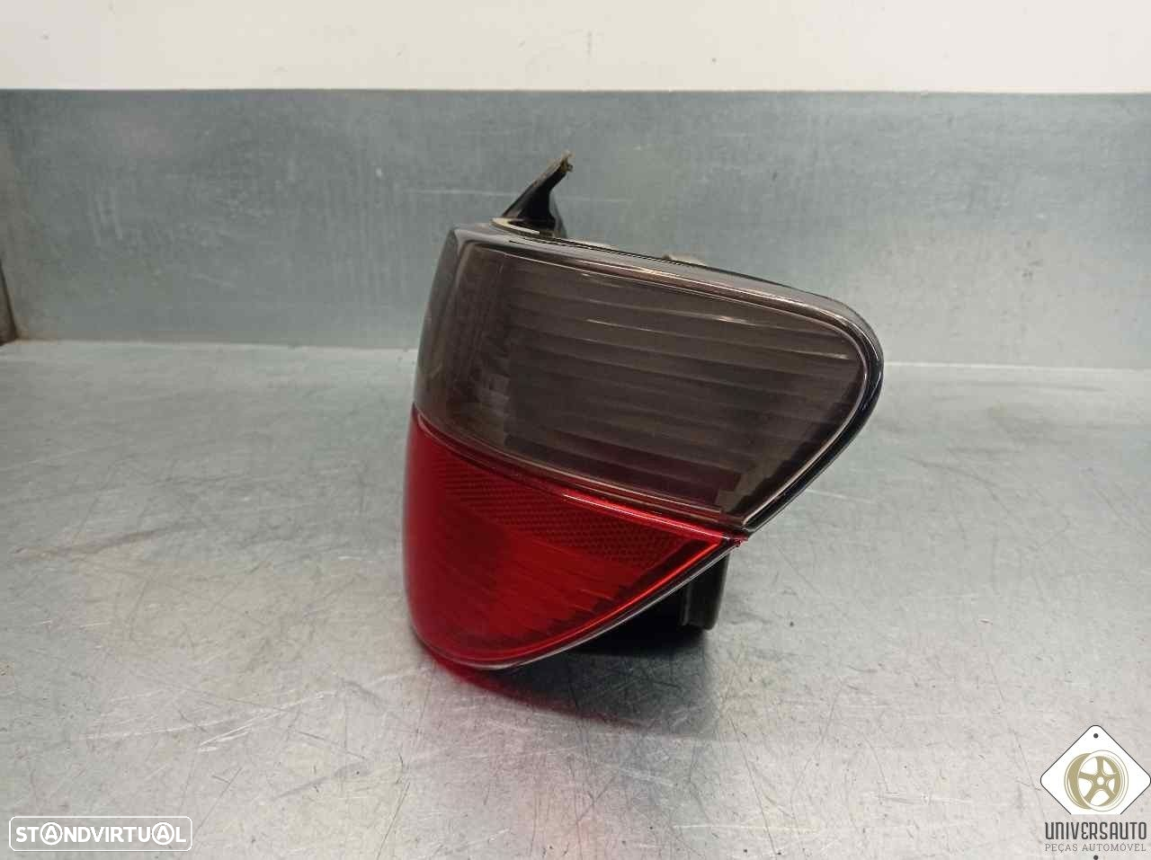 FAROLIM TRASEIRO DIREITO PEUGEOT 406 1999 - 6